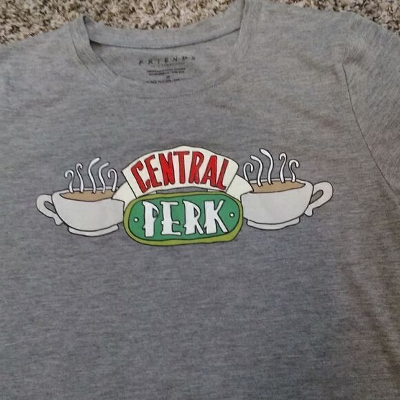 FRIENDS Tops - The Central Perk t-shirt Sz M